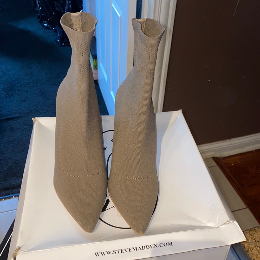 Steve Madden “Cookie” Dark Taupe